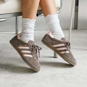 GazelleIndoor444.jpg