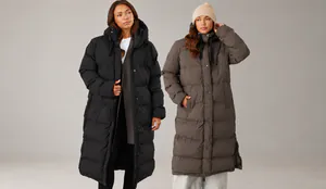 Zwei Frauen in langen Winterparkas.png